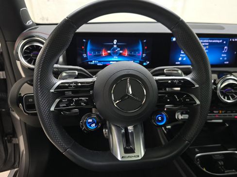 Used 2025 Mercedes-Benz CLA 35 AMG 4MATIC image 7