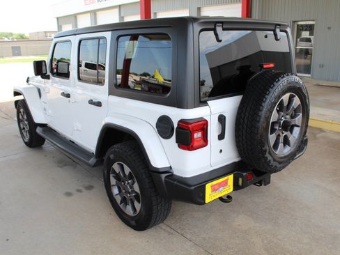 Used 2018 Jeep Wrangler Unlimited Sahara AWD/4WD image 46