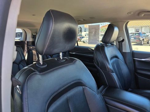 Used 2022 Jeep Grand Cherokee L Limited image 22