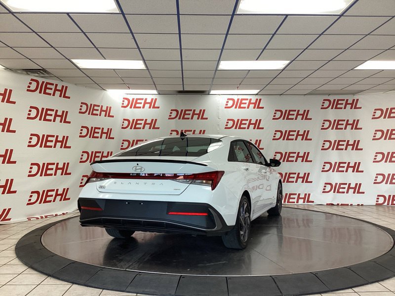 Used 2025 Hyundai Elantra SEL FWD image 7