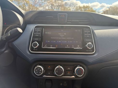 Used 2025 Nissan Versa SV image 17