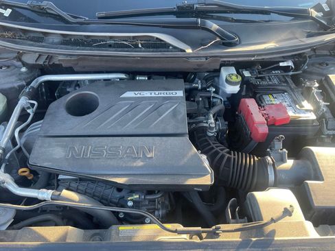 Used 2023 Nissan Rogue S image 32