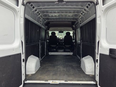 Used 2023 RAM ProMaster 2500 FWD image 9