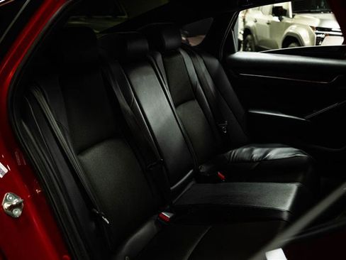 Used 2018 Honda Accord Sport image 11