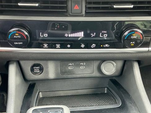 Used 2024 Nissan Rogue SV AWD/4WD image 28