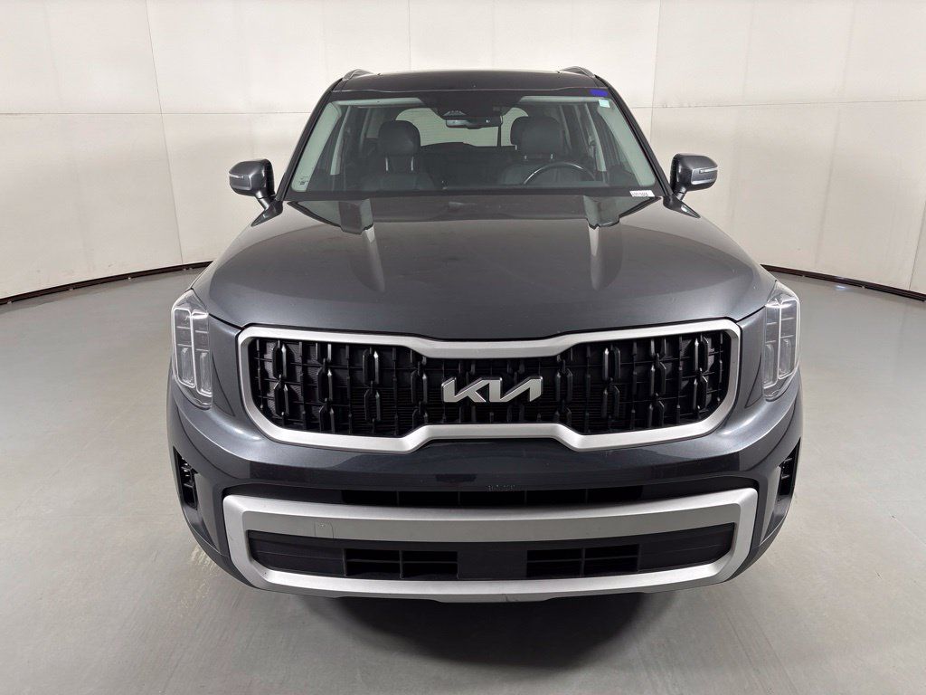 Used 2024 Kia Telluride EX FWD image 3