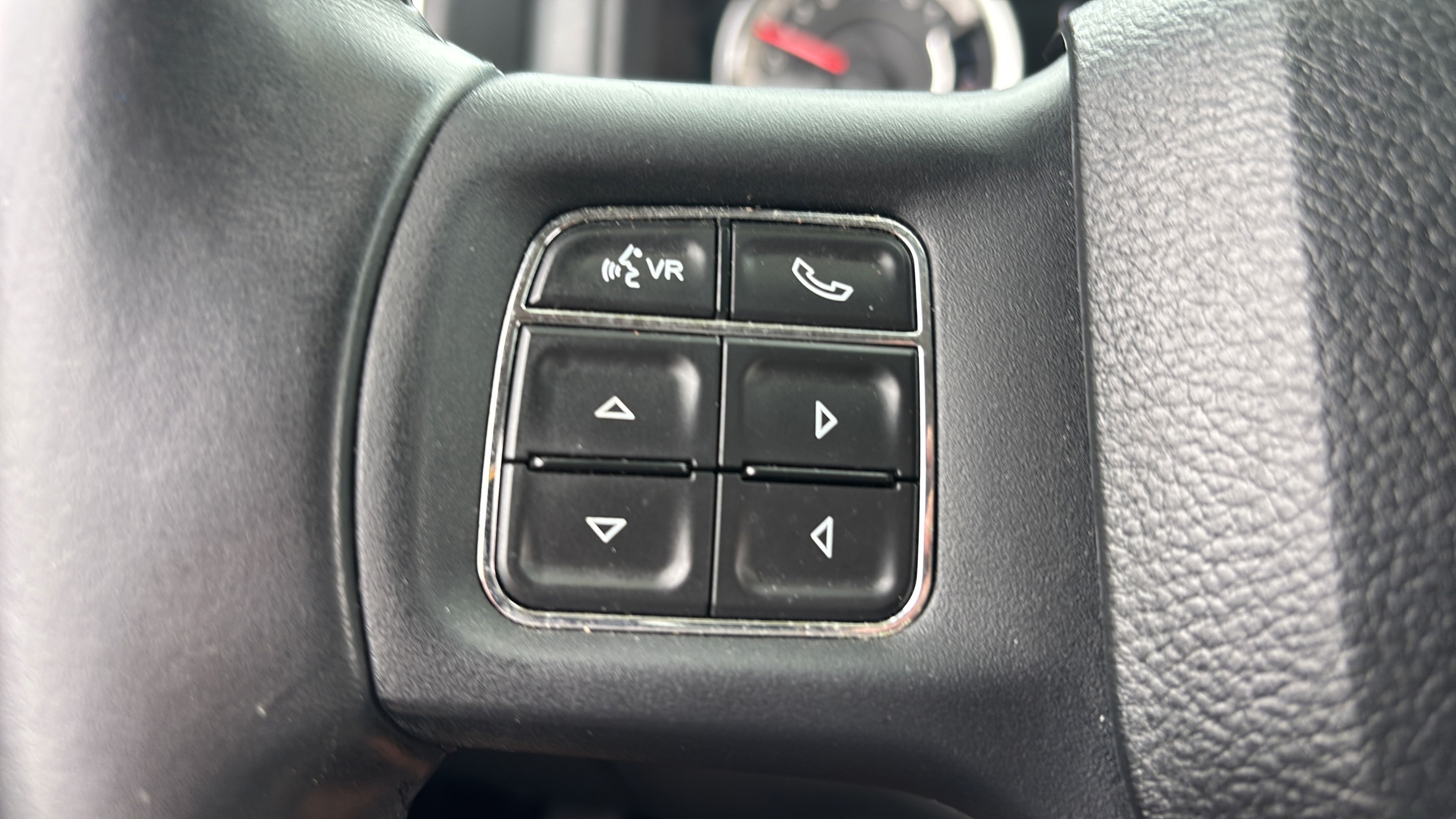 Used 2015 RAM 1500 Lone Star RWD image 32
