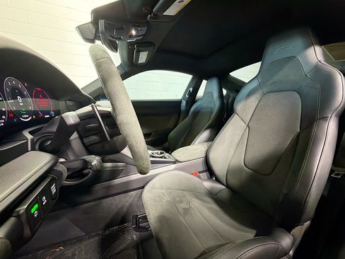 Used 2025 Porsche 911 Carrera 4 GTS image 5