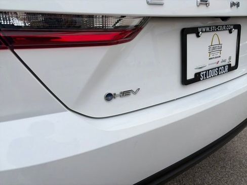 Used 2025 Toyota Camry LE image 49