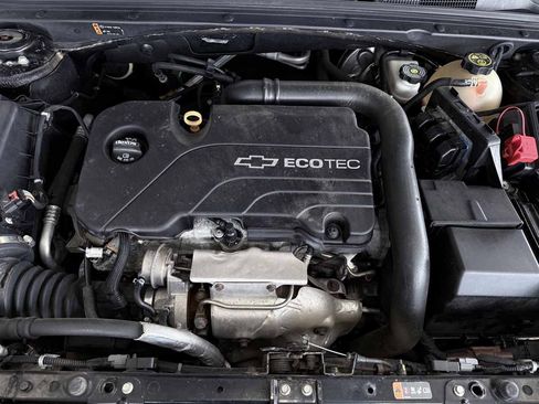 Used 2017 Chevrolet Malibu LT image 21