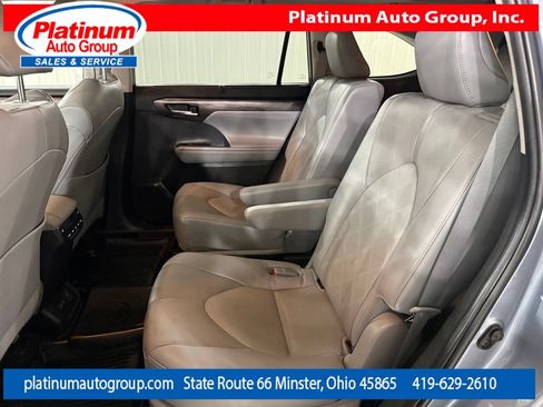 Used 2023 Toyota Highlander Platinum AWD/4WD image 29