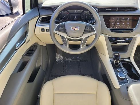 Used 2021 Cadillac XT5 Premium Luxury image 14
