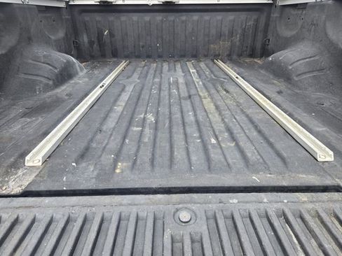 Used 2021 Nissan Titan SV w/ SV Convenience Package image 32