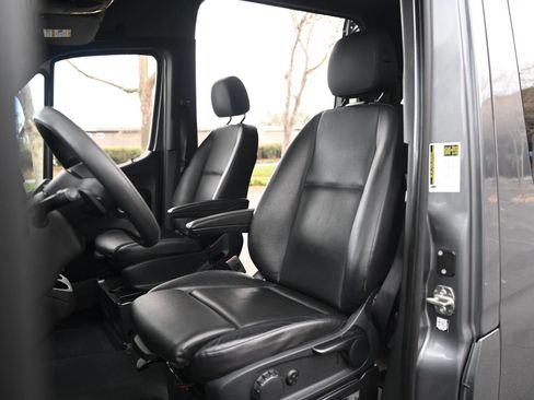 Used 2020 Mercedes-Benz Sprinter 2500 image 24