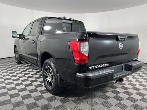 Used 2022 Nissan Titan SV w/ SV Convenience Package AWD/4WD image 8