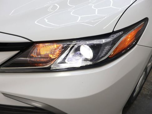 Used 2022 Toyota Camry LE FWD image 27