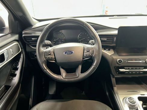 Used 2020 Ford Explorer XLT w/ Comfort Package image 11