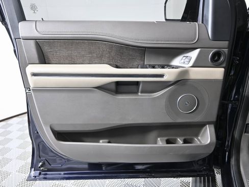 Used 2021 Ford Expedition Limited image 19