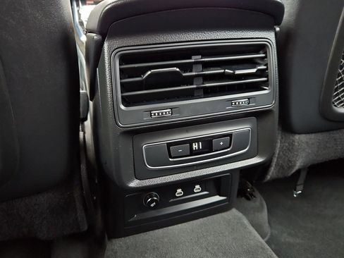 Used 2022 Audi Q7 2.0T Premium image 24