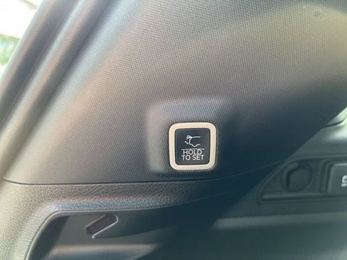 Certified 2025 Jeep Grand Cherokee Altitude AWD/4WD image 12