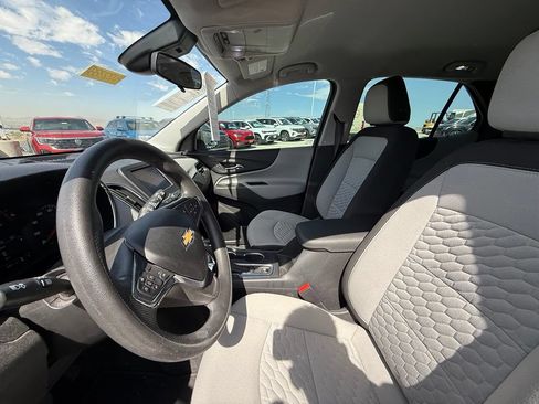 Used 2021 Chevrolet Equinox LS FWD image 11