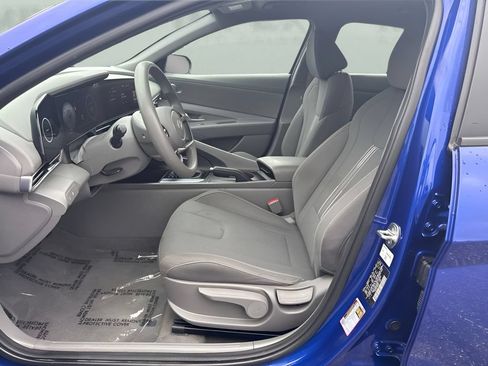 Used 2024 Hyundai Elantra SEL FWD image 5