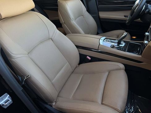 Used 2014 BMW 740i image 23