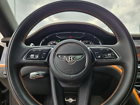 Used 2024 Bentley Flying Spur W12 image 24