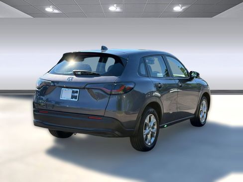 Used 2023 Honda HR-V LX image 9