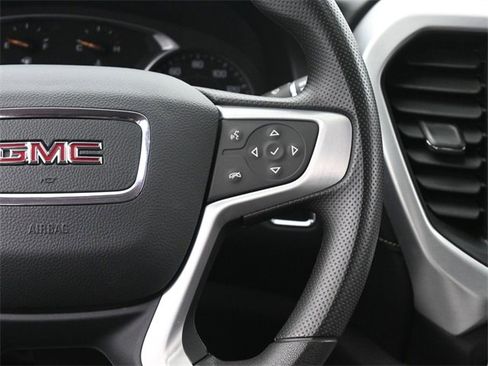 Used 2023 GMC Acadia SLE image 31