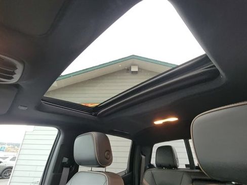 Used 2024 GMC Canyon Denali image 52