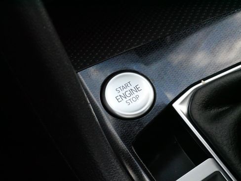 Used 2025 Volkswagen Taos S image 28