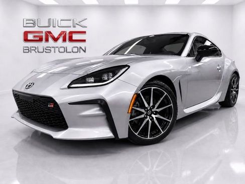 Used 2022 Toyota GR86 RWD image 1