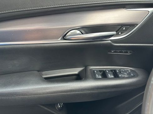 Used 2017 Cadillac XT5 Luxury w/ Driver Awareness Package image 28