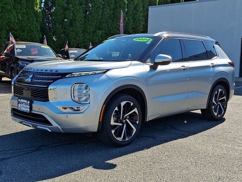 Used 2024 Mitsubishi Outlander SEL AWD/4WD image 3