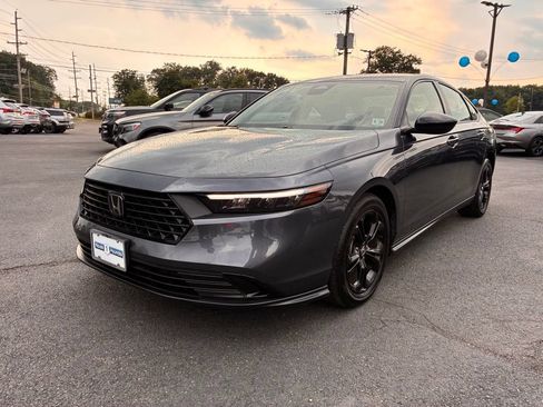 Used 2025 Honda Accord SE image 3