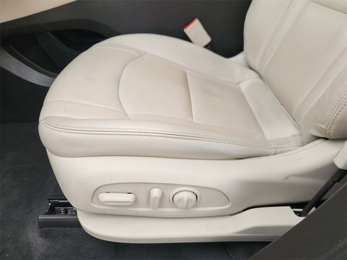 Used 2022 Buick Enclave Essence w/ Experience Buick Package image 20