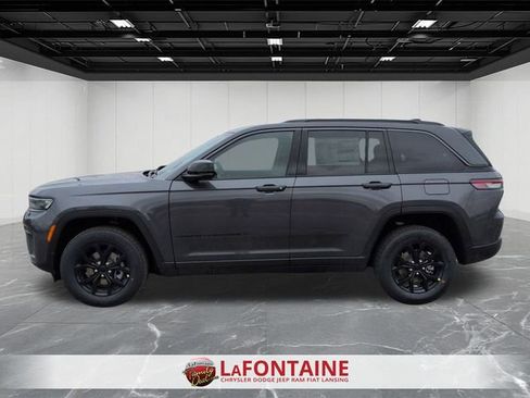 New 2026 Jeep Grand Cherokee Altitude image 2