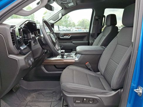 Used 2023 Chevrolet Silverado 1500 RST w/ Convenience Package II AWD/4WD image 13
