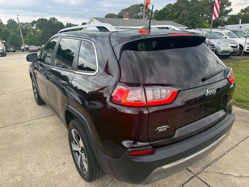 Used 2019 Jeep Cherokee Limited FWD image 11