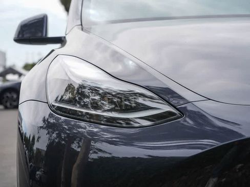 Used 2025 Tesla Model Y Long Range AWD/4WD image 10