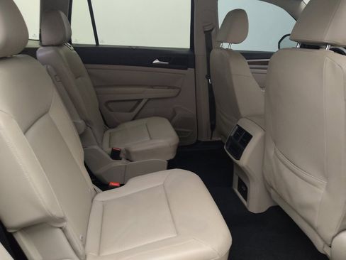 Used 2021 Volkswagen Atlas SE w/ Panoramic Sunroof Package FWD image 19