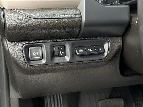 Used 2023 GMC Acadia Denali w/ Denali Technology Package image 21