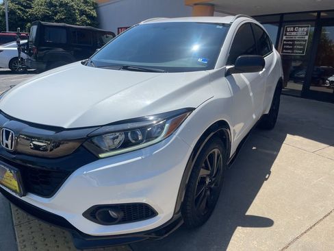 Used 2021 Honda HR-V Sport image 8