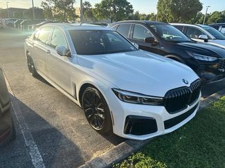 Used 2022 BMW 740i w/ M Sport Package RWD video 1