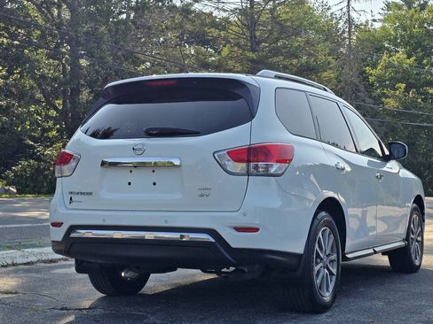 Used 2016 Nissan Pathfinder SV AWD/4WD image 12