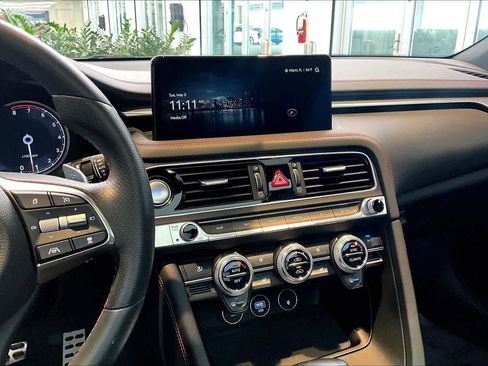 Used 2023 Genesis G70 2.0T w/ Sport Prestige Package RWD image 7