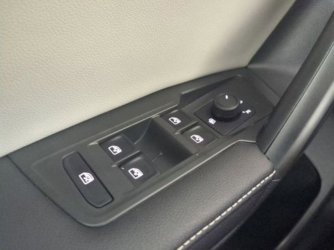 Used 2024 Volkswagen Tiguan S FWD image 31