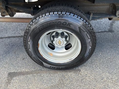 Used 2019 Chevrolet Express 3500 Extended w/ Power Convenience Package image 10