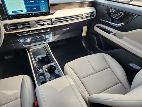 New 2026 Lincoln Corsair Reserve w/ Jet Appearance Package image 11